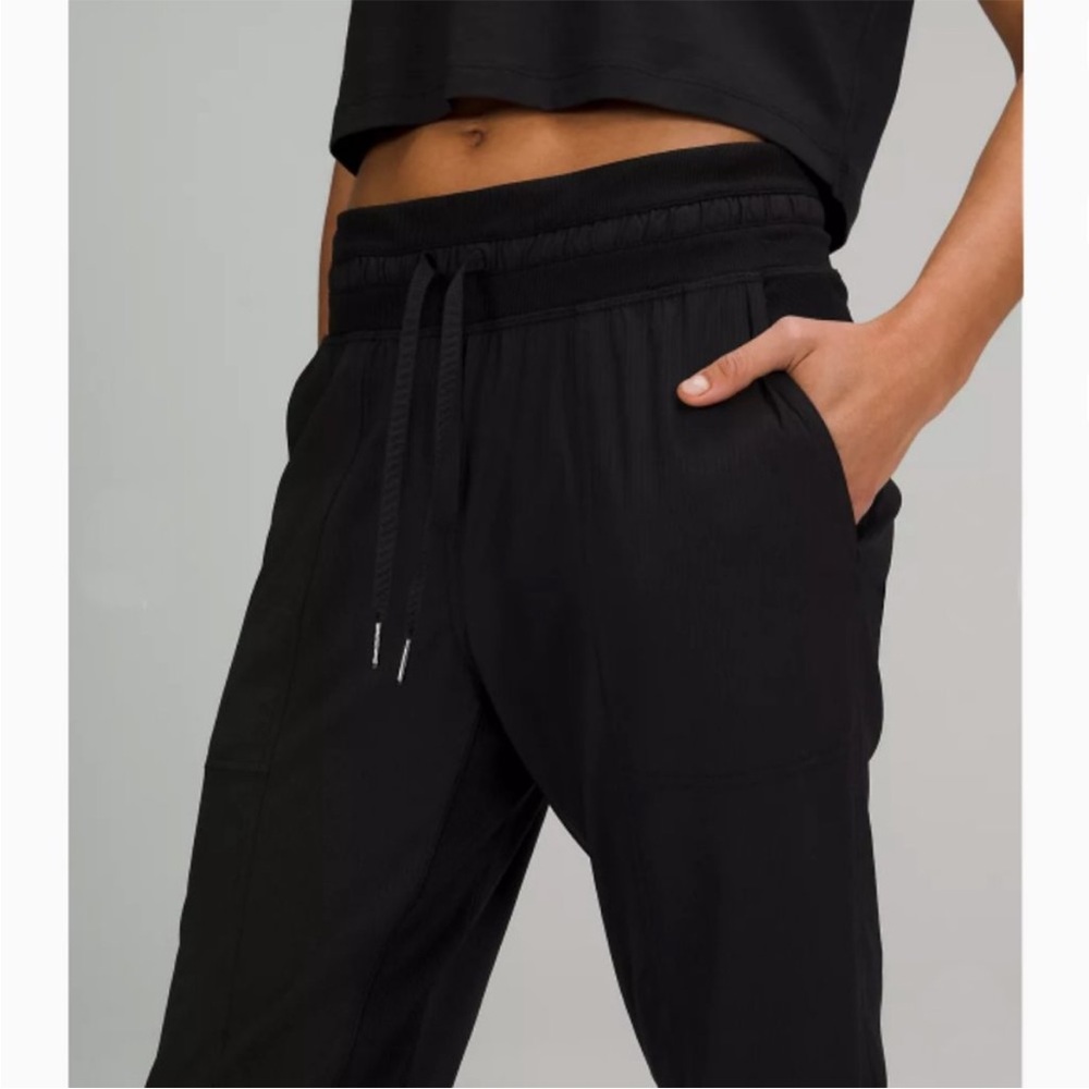 Lululemon Dance Studio Mid-Rise Crop 25” Pants Black Size 12 - Picture 5 of 14
